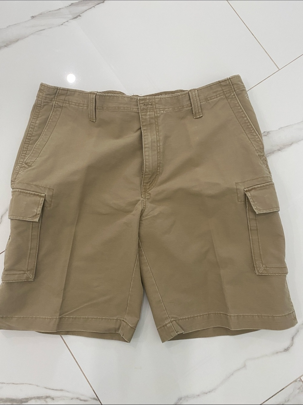 Men’s Izod Khaki Cargo Shorts - Classic Utility Style
